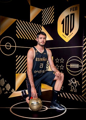 Álex Abrines: “Nos hemos merecido el respeto y la ilusión de competir hasta el final” Álex Abrines: “Nos hemos merecido el respeto y la ilusión de competir hasta el final”