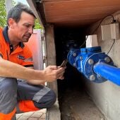 Instalación del sistema de medición inteligente del consumo de agua potable de los contadores particulares.
