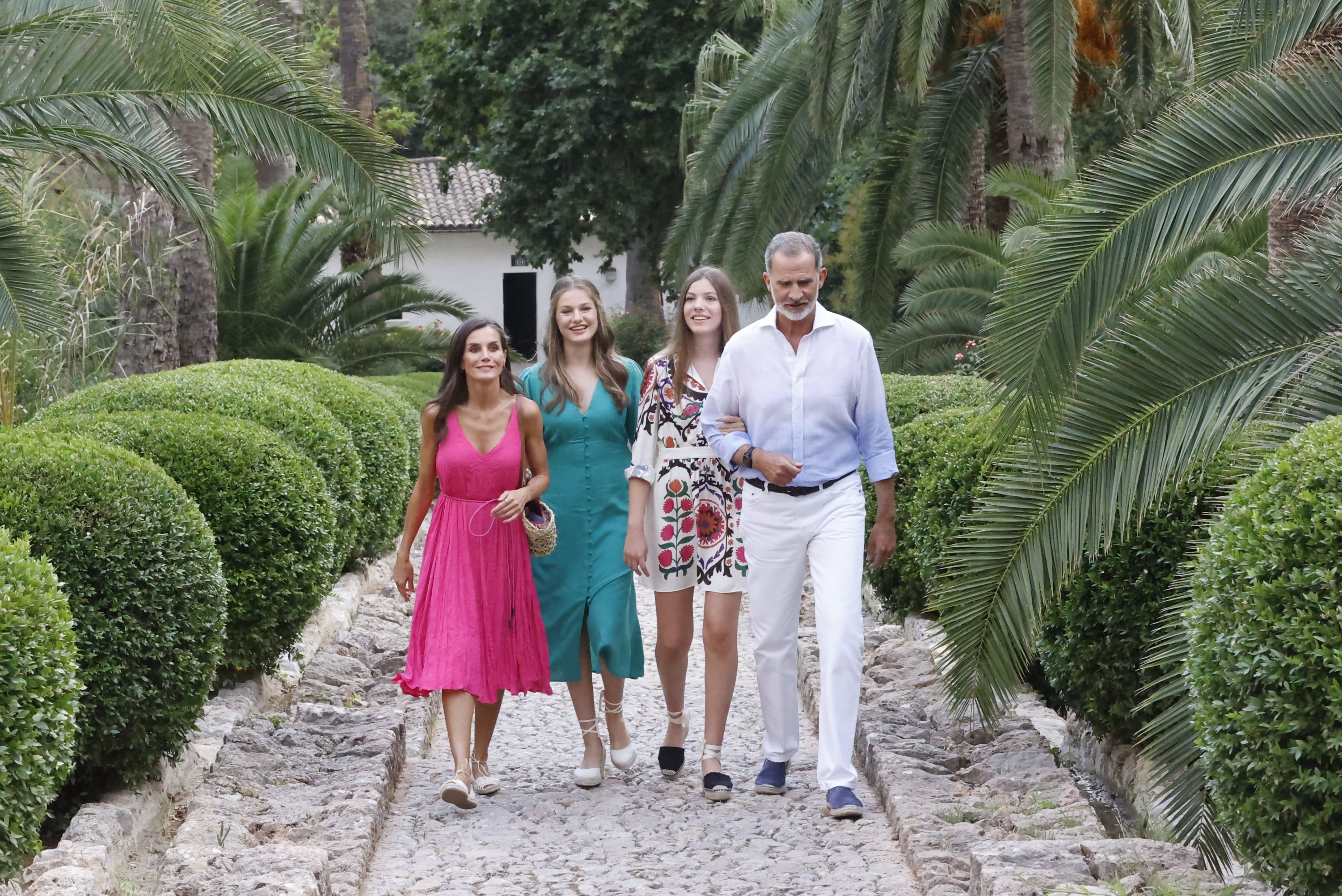 La Familia Real realiza el primer posado en los Jardines de Alfabia La Familia Real realiza el primer posado en los Jardines de Alfabia