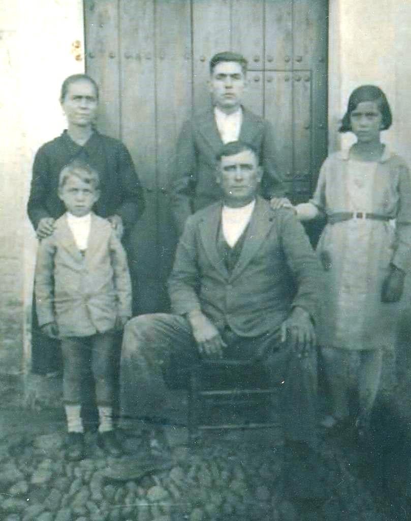 Este martes se reinhuman en Badajoz los restos de Salvador del Amo Jiménez, 82 años después de su muerte en una prisión franquista Este martes se reinhuman en Badajoz los restos de Salvador del Amo Jiménez, 82 años después de su muerte en una prisión franquista