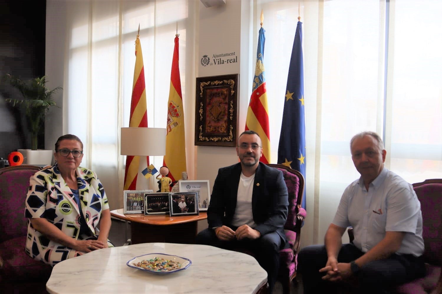 El Ayuntamiento de Vila-real implica a la Cámara de Comercio para la Oficina de captación de inversiones y proyectos El Ayuntamiento de Vila-real implica a la Cámara de Comercio para la Oficina de captación de inversiones y proyectos