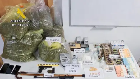 Desarticulada una organización criminal dedicada al tráfico de drogas en Cáceres y Madrid con siete detenidos Desarticulada una organización criminal dedicada al tráfico de drogas en Cáceres y Madrid con siete detenidos