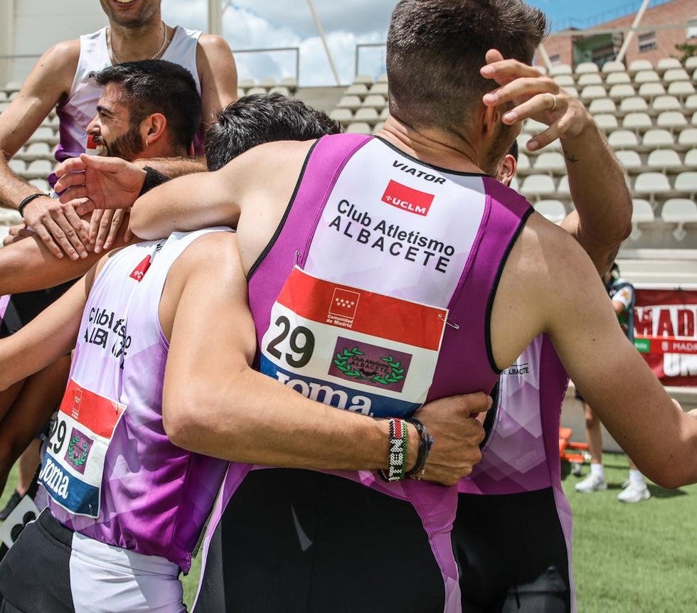 Aquadeus y el Club Atletismo Albacete unen sus caminos por primera vez Aquadeus y el Club Atletismo Albacete unen sus caminos por primera vez