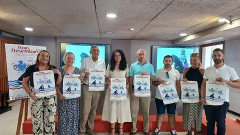 El Gran Desembarco de los Moros y Cristianos de Alicante llega a la playa del Postiguet El Gran Desembarco de los Moros y Cristianos de Alicante llega a la playa del Postiguet