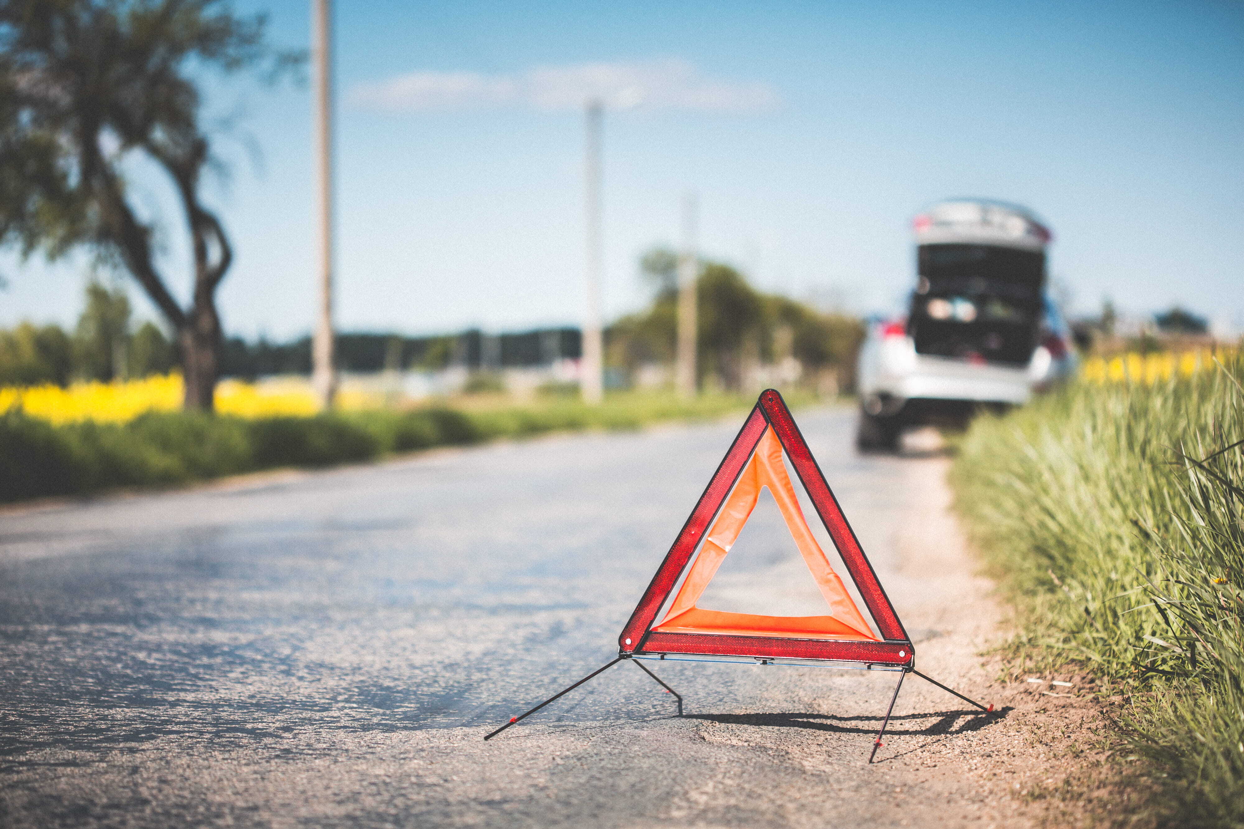 Todo lo que debes saber sobre el uso de los triángulos de emergencia de la DGT este verano Todo lo que debes saber sobre el uso de los triángulos de emergencia de la DGT este verano
