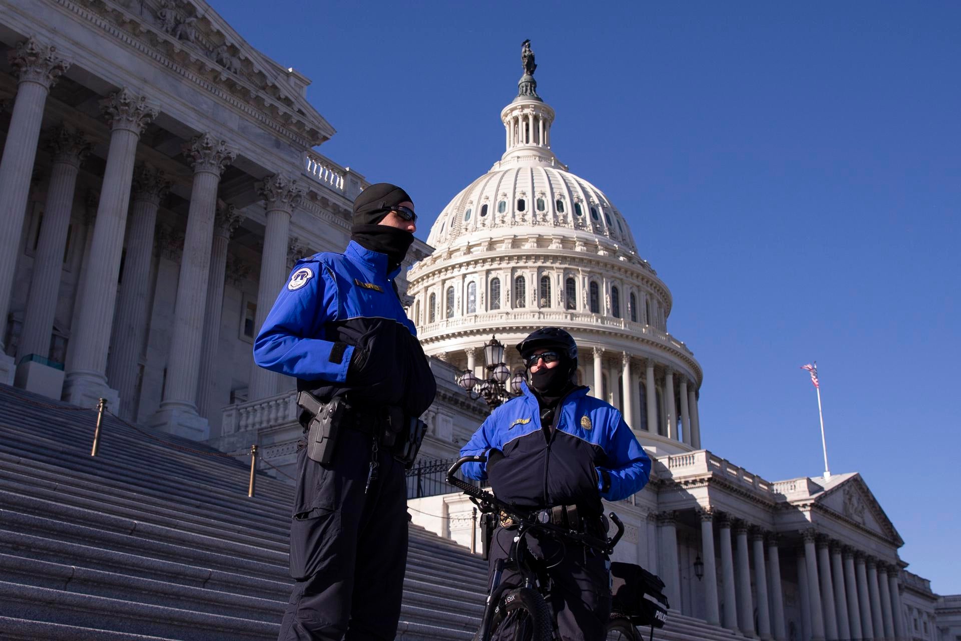 La Policía del Capitolio evacúa un edificio de oficinas del Senado de EEUU tras una falsa alarma de tiroteo La Policía del Capitolio evacúa un edificio de oficinas del Senado de EEUU tras una falsa alarma de tiroteo