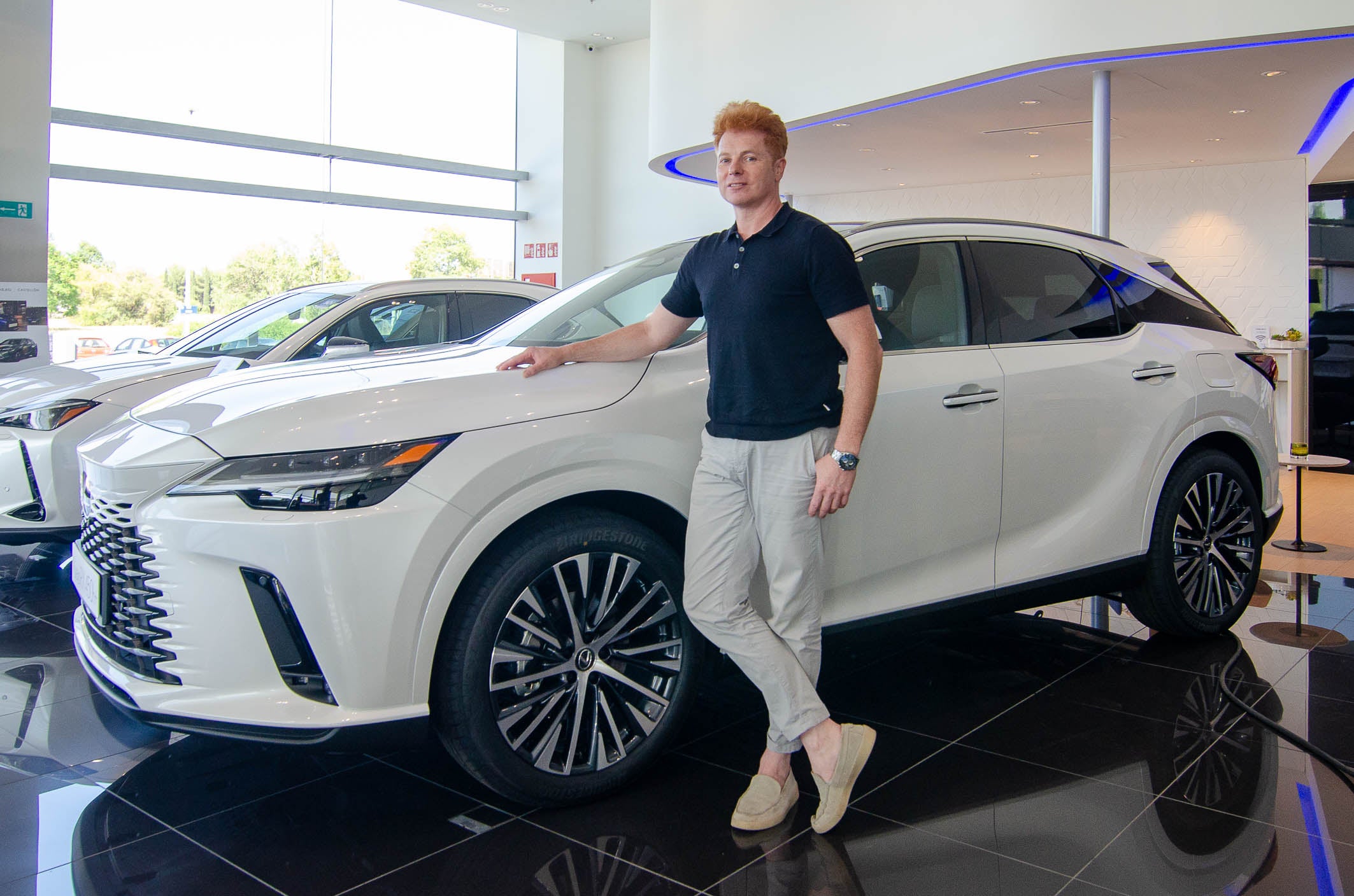 Lexus Castellón entrega un RX450h Enchufable al campeón del mundo de Magia Yunke para su próxima gira Hangar 52 Lexus Castellón entrega un RX450h Enchufable al campeón del mundo de Magia Yunke para su próxima gira Hangar 52