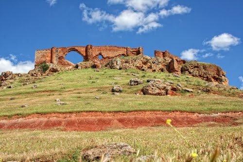 Excavaciones para descubrir completamente la iglesia templaria de la Orden de Santiago Excavaciones para descubrir completamente la iglesia templaria de la Orden de Santiago