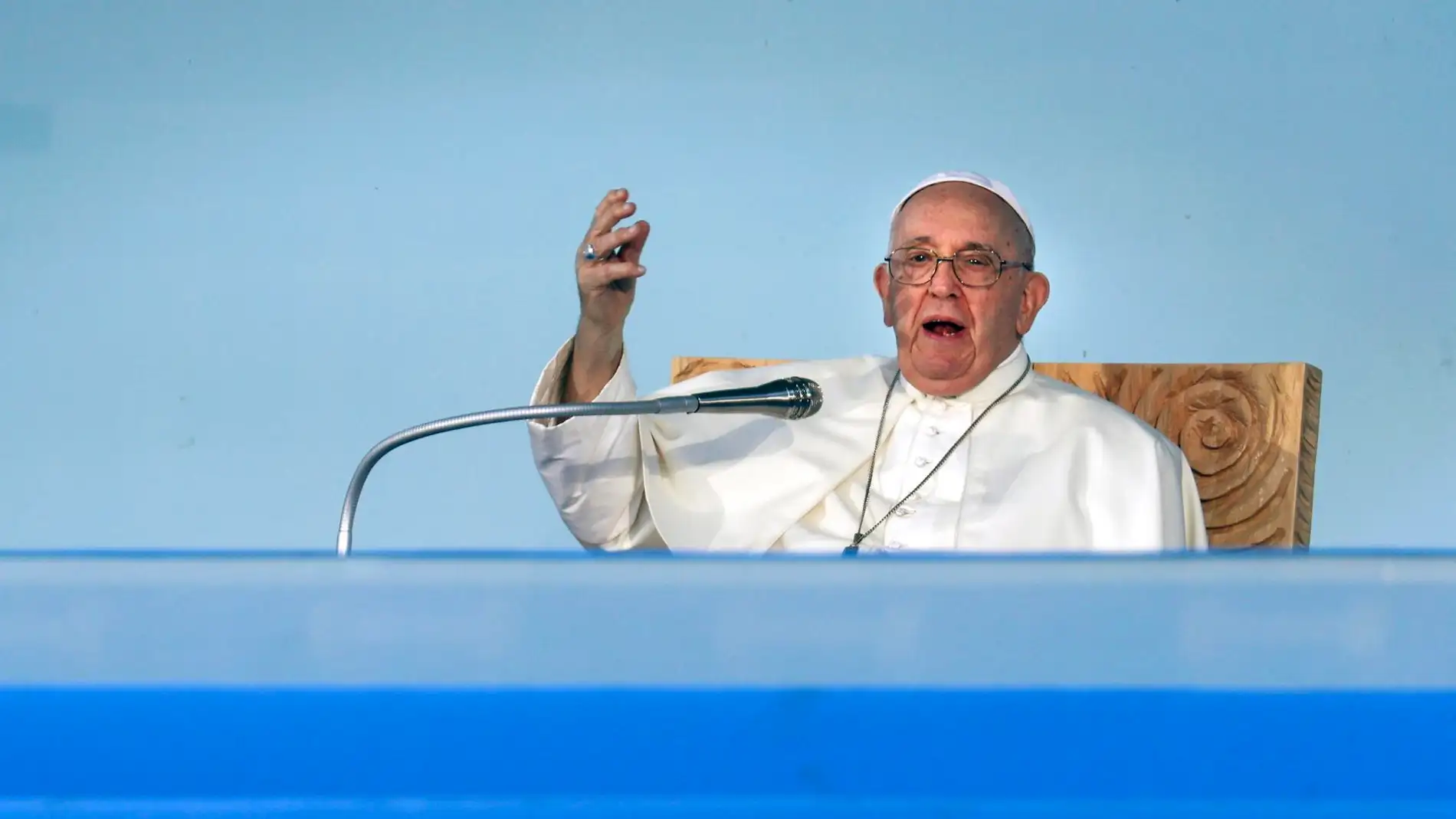 El Papa alerta a los jóvenes por los algoritmos de las redes sociales que les usan como "estudio de mercado"