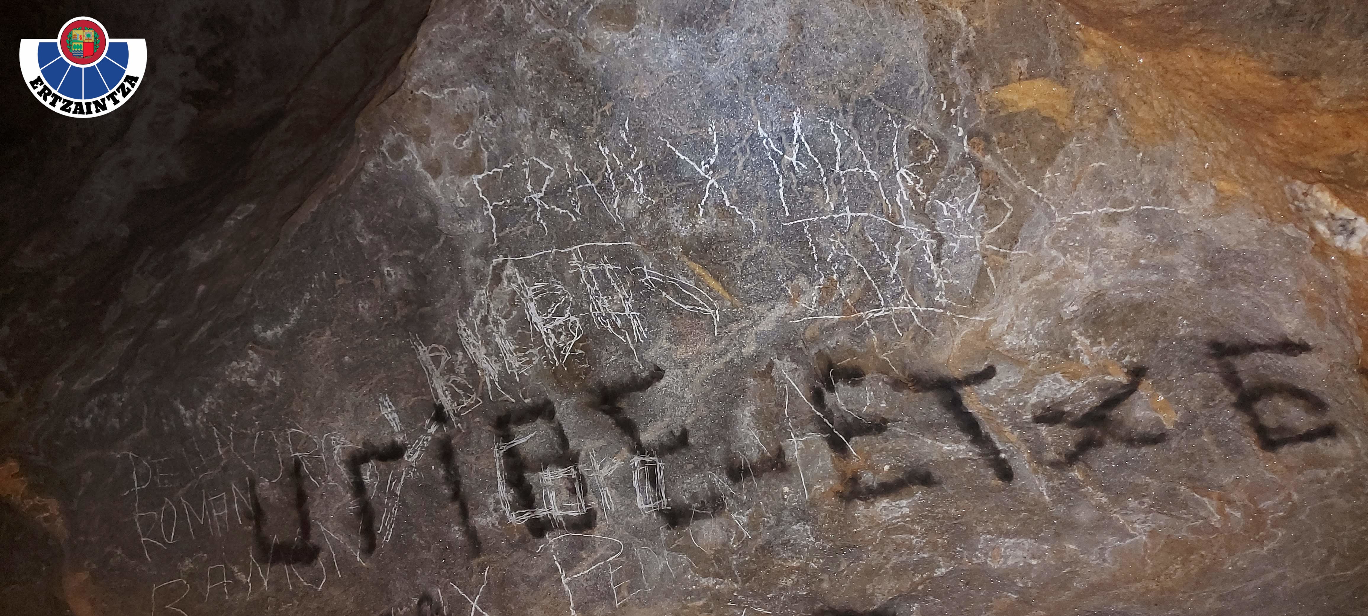 Investigado por daños en la cueva de Lezetxiki, recientemente declarada como Bien Cultural de Protección Oficial Investigado por daños en la cueva de Lezetxiki, recientemente declarada como Bien Cultural de Protección Oficial