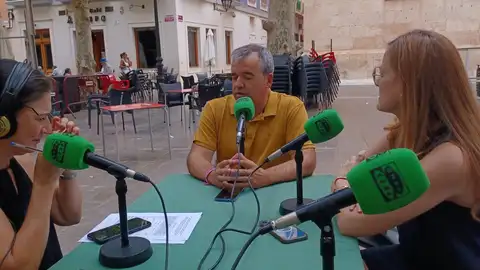 El alcalde de Aspe , Antonio Puerto, y la concejala de Fiestas , Rosa Ruíz, con Mayte Vilaseca El alcalde de Aspe , Antonio Puerto, y la concejala de Fiestas , Rosa Ruíz, con Mayte Vilaseca