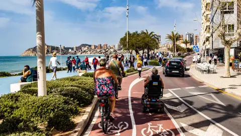 Benidorm recibe 300.000 euros de la Diputación de Alicante para ayudas a familias vulnerables Benidorm recibe 300.000 euros de la Diputación de Alicante para ayudas a familias vulnerables