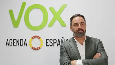 El líder de Vox, Santiago Abascal, en una imagen de archivo durante una entrevista con EFE Vox abre la puerta a apoyar la investidura de Feijóo: "No seremos la excusa de nadie ni el impedimento"