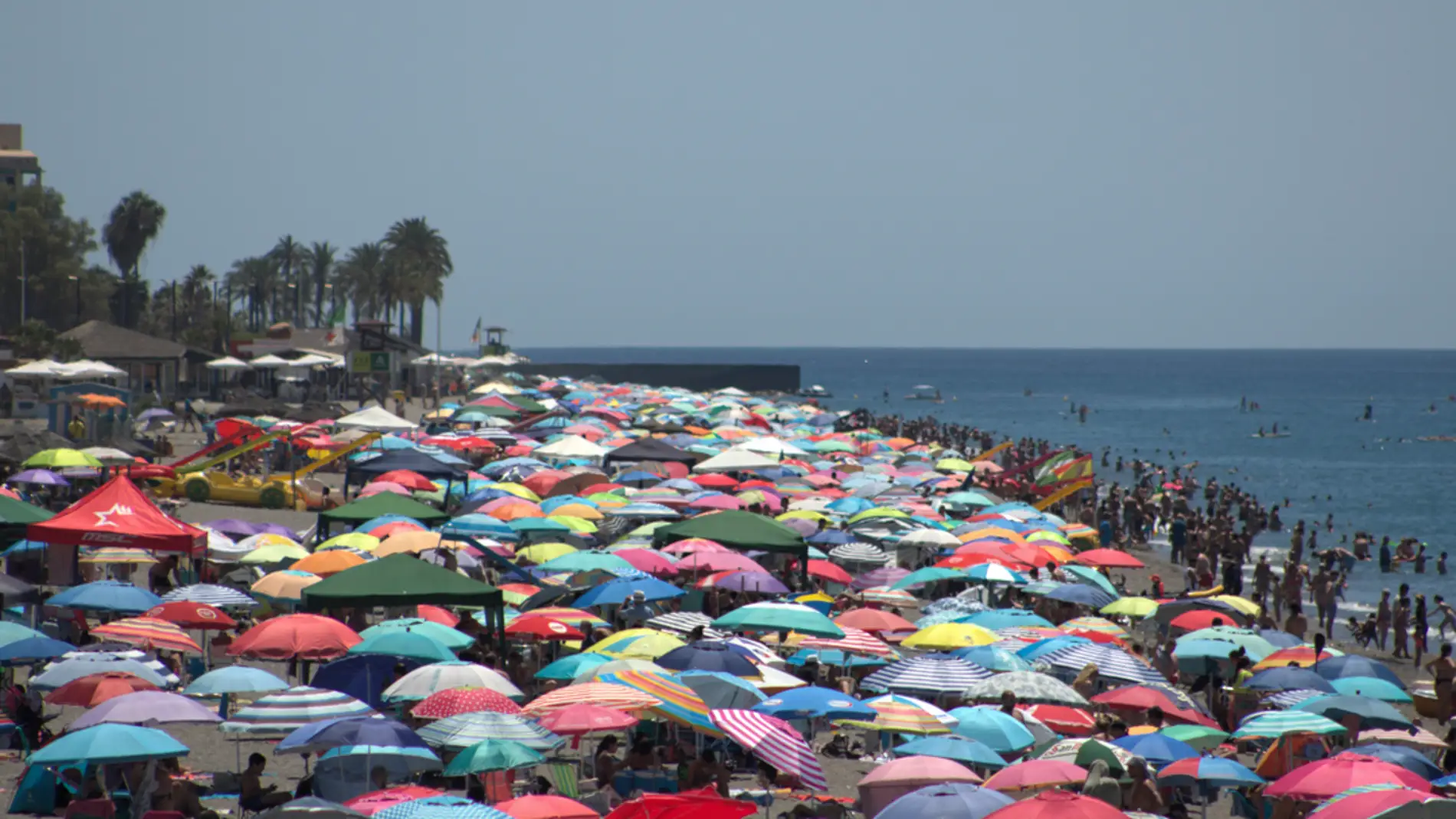 Llega la tercera ola de calor de este verano en España: las provincias en alerta con hasta 44 grados