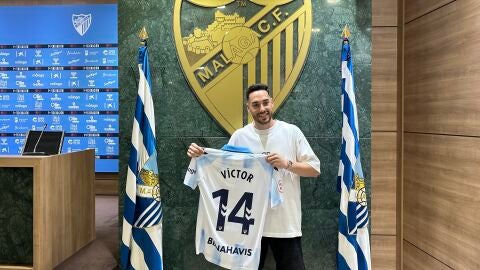 V&iacute;ctor Garc&iacute;a presentado como nuevo jugador del M&aacute;laga CF