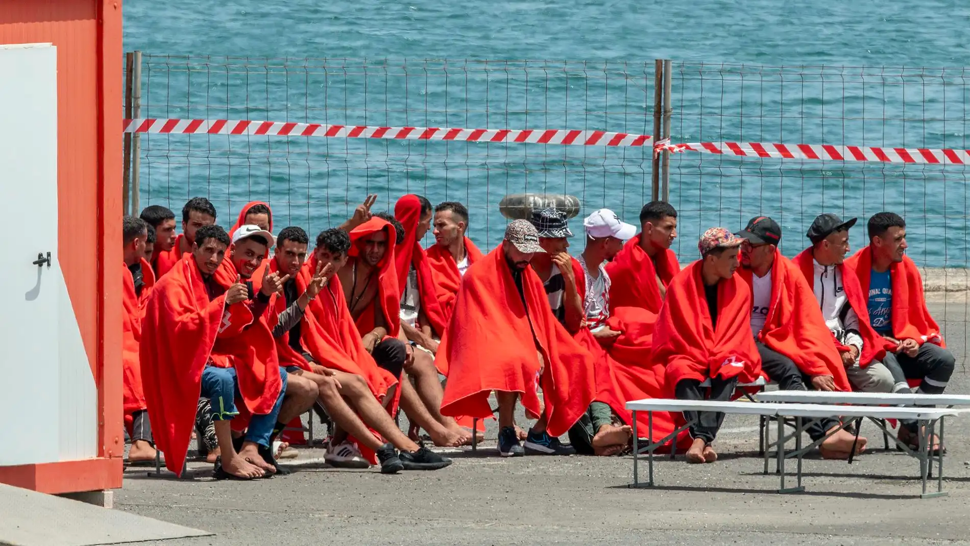 Grupo de 60 migrantes rescatados ayer al norte de Lanzarote en Puerto Naos