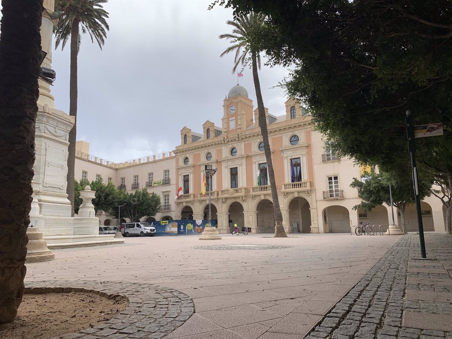 La Plaza Vieja se quedará con su arbolado y el monumento del ‘Pingurucho’ La Plaza Vieja se quedará con su arbolado y el monumento del ‘Pingurucho’