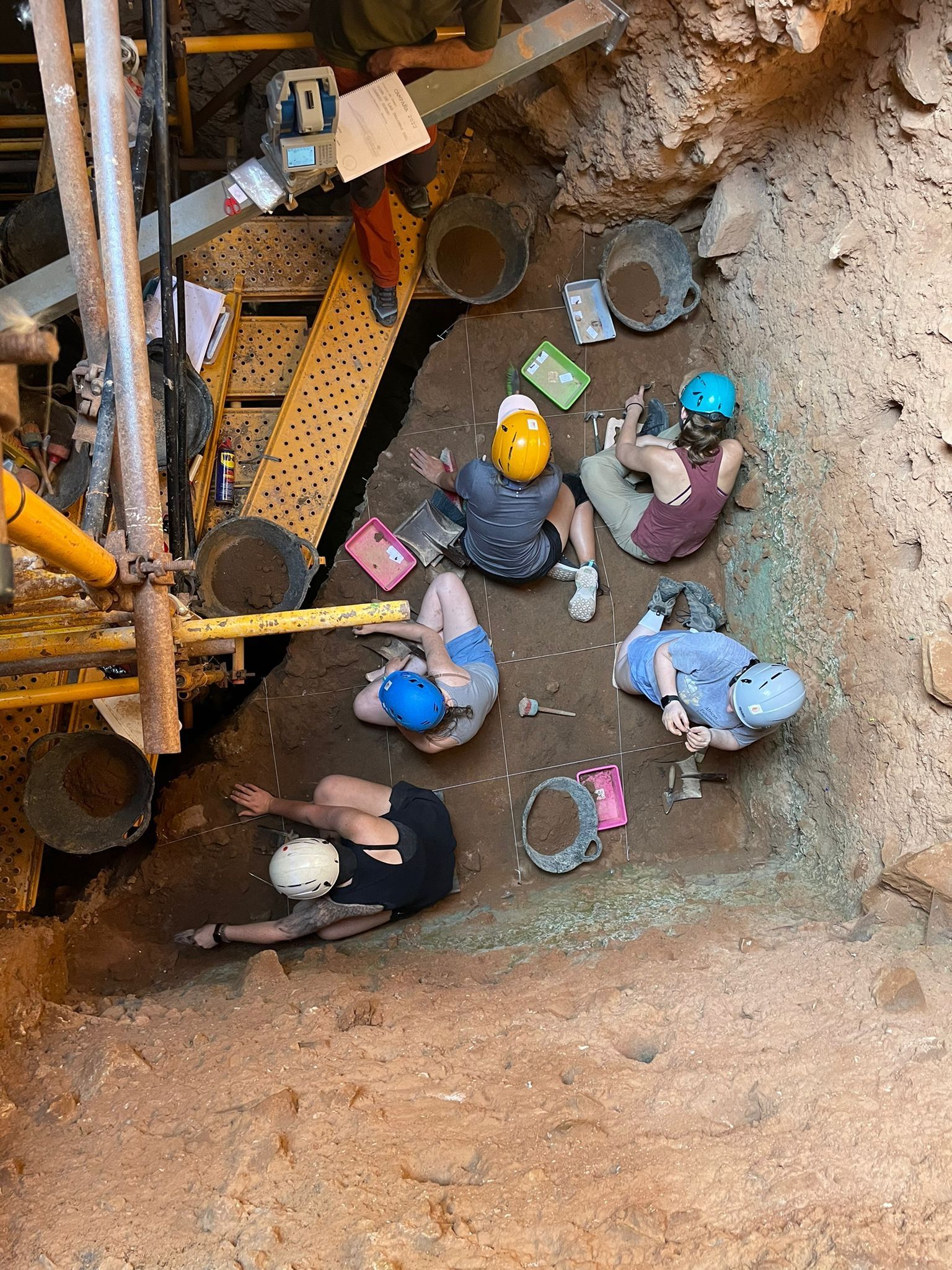 Entrevista al profesor Michael Walker, director del yacimiento Sima de las Palomas: Campaña de excavación 2024 Entrevista al profesor Michael Walker, director del yacimiento Sima de las Palomas: Campaña de excavación 2024