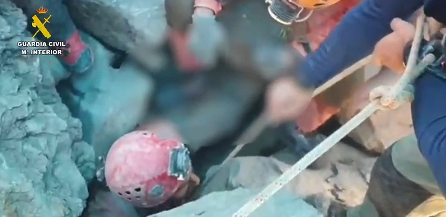 Rescatado el espeleólogo accidentado en el Pico la Sima, en Ansó Rescatado el espeleólogo accidentado en el Pico la Sima, en Ansó