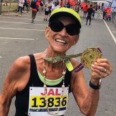 92 años y 42 kilómetros de maratón: así es el récord Guinnes de Mathea Allansmith 