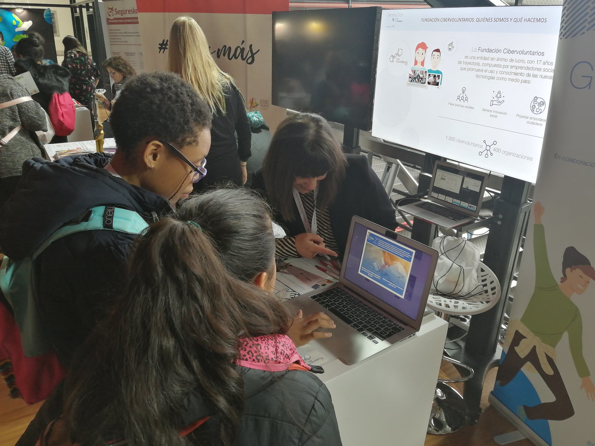 Cibervoluntarios forma a más de 300 emprendedoras rurales valencianas Cibervoluntarios forma a más de 300 emprendedoras rurales valencianas