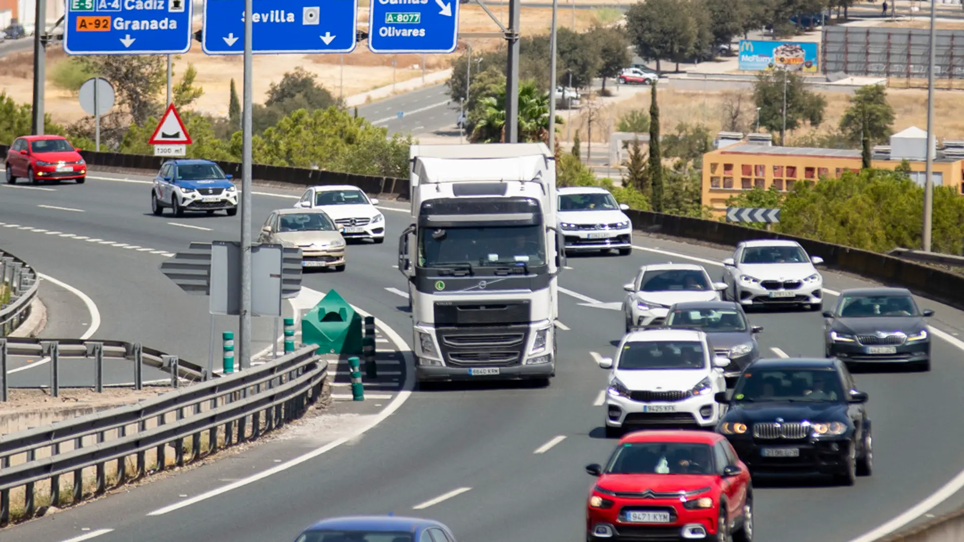 Tráfico prevé retenciones en las carreteras españolas el segundo día de la operación especial de agosto