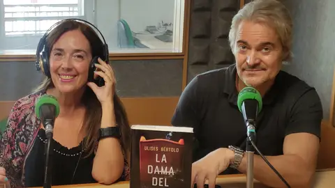 Mercedes Corbillón es nuestra librera viajera acompañada del escritor Ulises Bértolo con su novela "La dama del Norte". Un alto en el camino