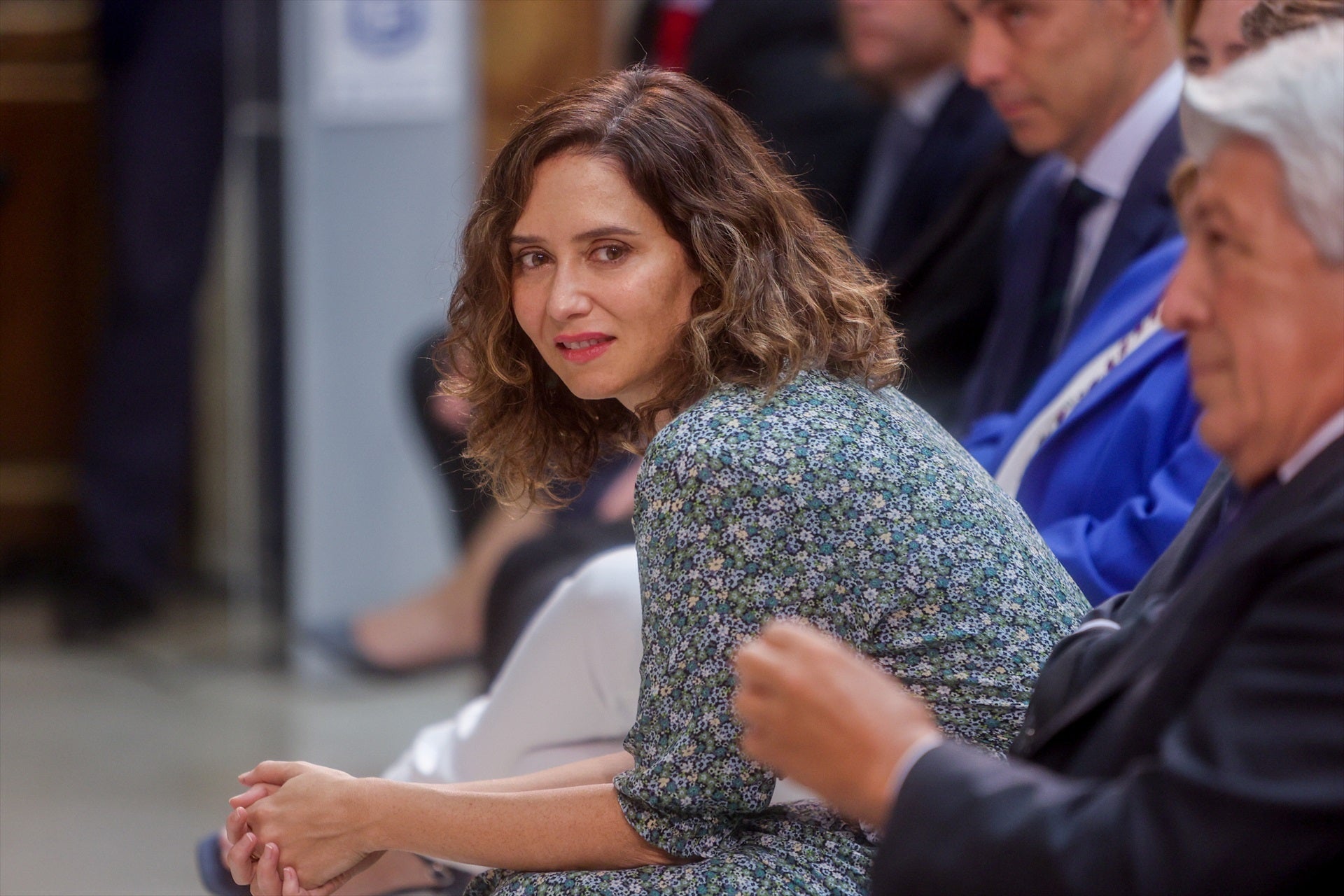 Ayuso critica que Sánchez negocie "la soberanía de los españoles" y afirma que lo tienen "todo cerrado" Ayuso critica que Sánchez negocie "la soberanía de los españoles" y afirma que lo tienen "todo cerrado"