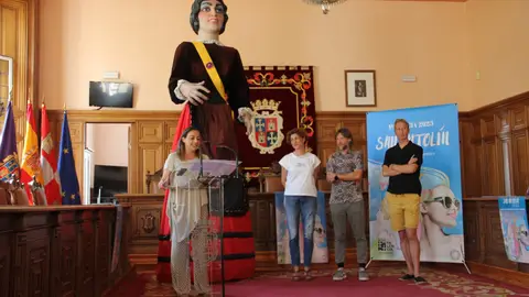Dani Fernández, La Moda, Leiva, Rayden, Carlos Baute, Antonio Carmona, El Taiger, Mayumaná y Rosario La Tremendita actuarán en las Fiestas de San Antolín .