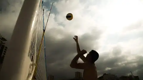 El Servigroup Poniente y el Team Volabola se cuelgan el oro del Torneo de La Cala de Finestrat El Servigroup Poniente y el Team Volabola se cuelgan el oro del Torneo de La Cala de Finestrat