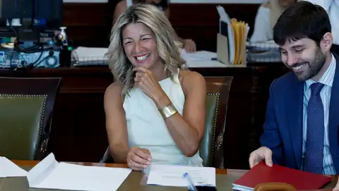 Yolanda Díaz asegura que habla "al máximo nivel" con Junts y ve a Puigdemont "en la lógica de la negociación" Yolanda Díaz asegura que habla "al máximo nivel" con Junts y ve a Puigdemont "en la lógica de la negociación"