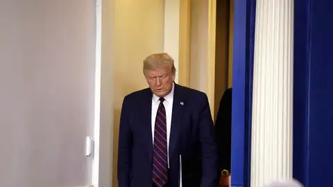 Condenada a 22 años una mujer por enviar una carta con veneno a Trump: "Solo lamento que no funcionó" Condenada a 22 años una mujer por enviar una carta con veneno a Trump: "Solo lamento que no funcionó"