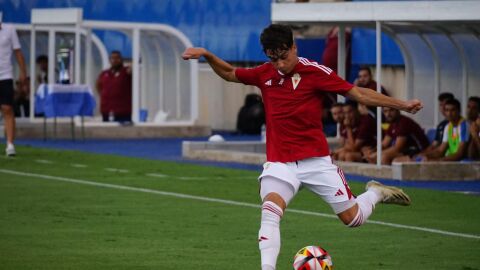 Hugo Sanz, jugador del Real Murcia durante la pretemporada.