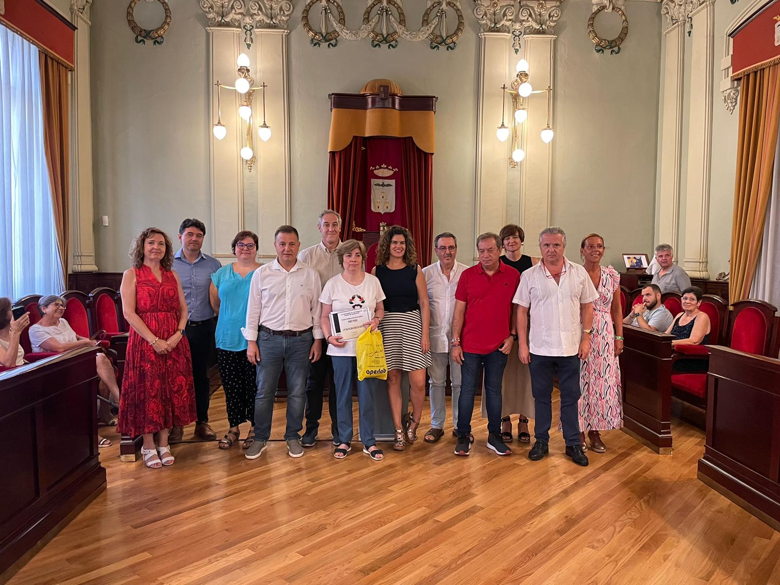 Manuel Serrano felicita a los ganadores del IX Certamen Fotográfico ‘Feria de Albacete’ Manuel Serrano felicita a los ganadores del IX Certamen Fotográfico ‘Feria de Albacete’