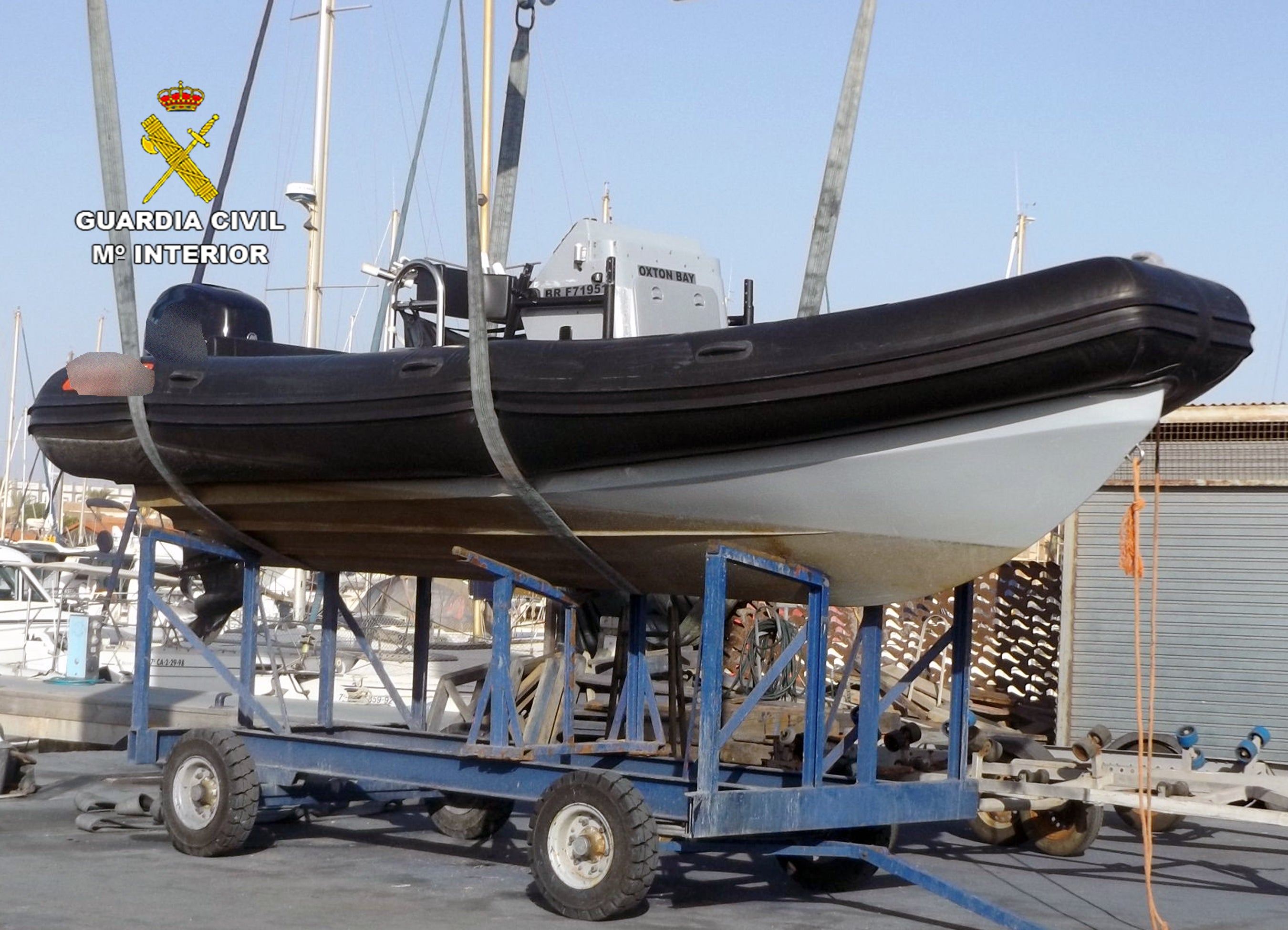 Detenidos dos hermanos por introducir ilegalmente a 10 inmigrantes de Argelia a través del litoral murciano Detenidos dos hermanos por introducir ilegalmente a 10 inmigrantes de Argelia a través del litoral murciano