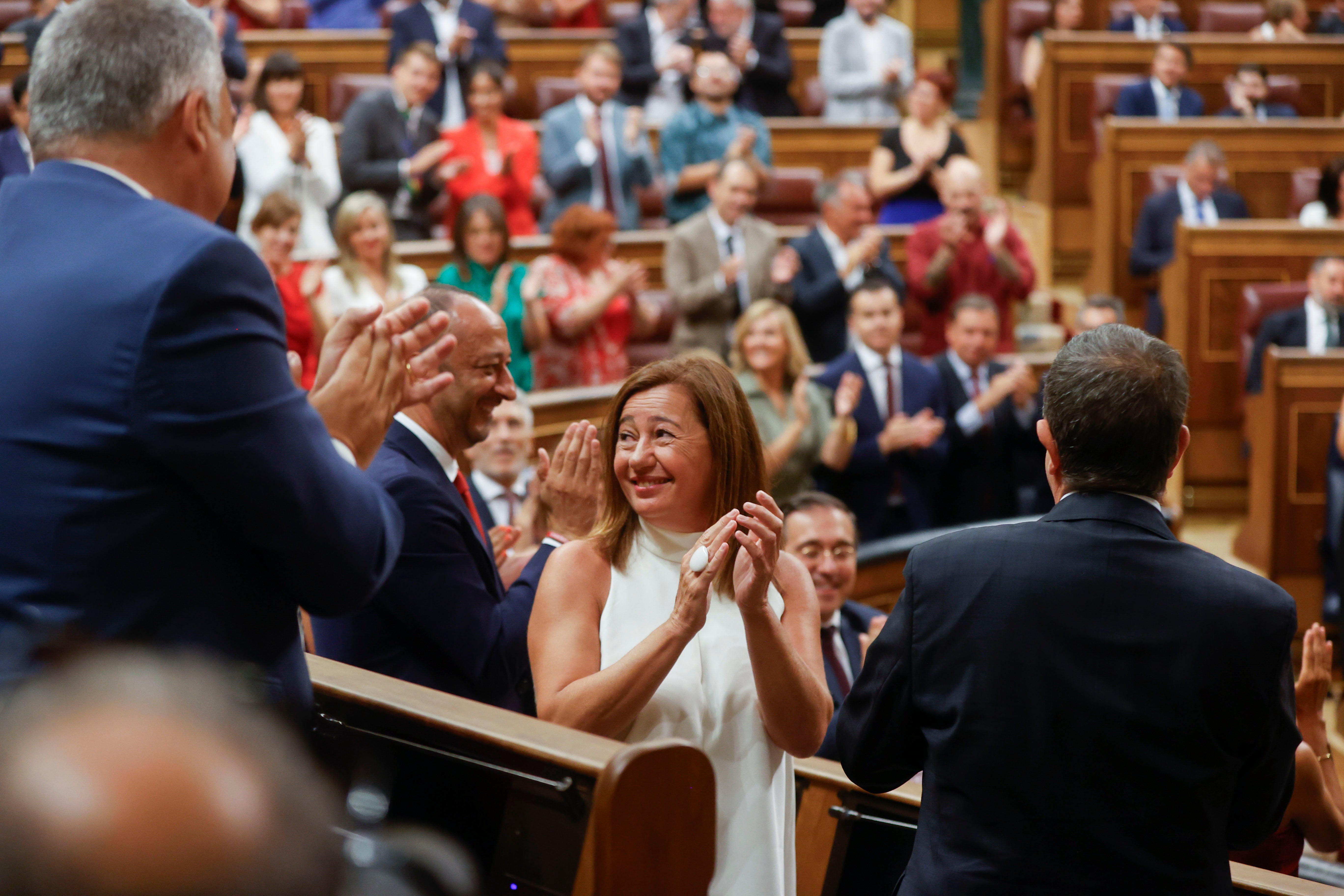 Francina Armengol anuncia que el Congreso permitirá las lenguas cooficiales en su primer discurso como presidenta Francina Armengol anuncia que el Congreso permitirá las lenguas cooficiales en su primer discurso como presidenta