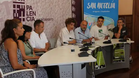 La Feria de Día fija un precio de 3,50 euros por la tapa y bebida .