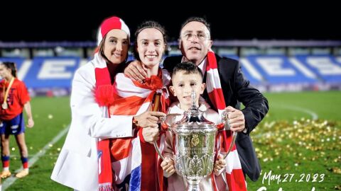 La familia Navarro García en la celebración del trofeo conseguido por el Atlético de Madrid. Mayo 2023