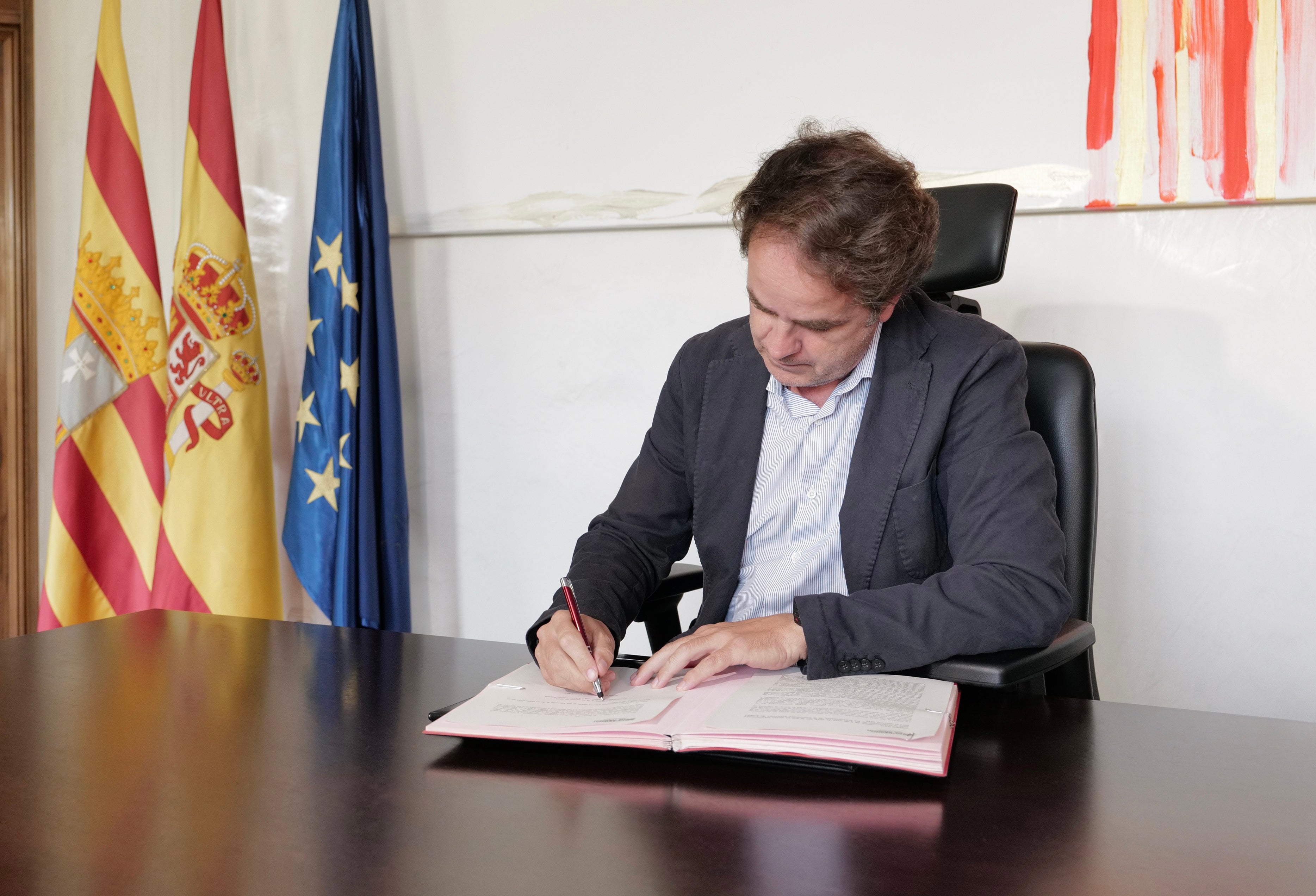 Bermúdez de Castro prepara los presupuestos de 2024 con las primeras rebajas fiscales Bermúdez de Castro prepara los presupuestos de 2024 con las primeras rebajas fiscales
