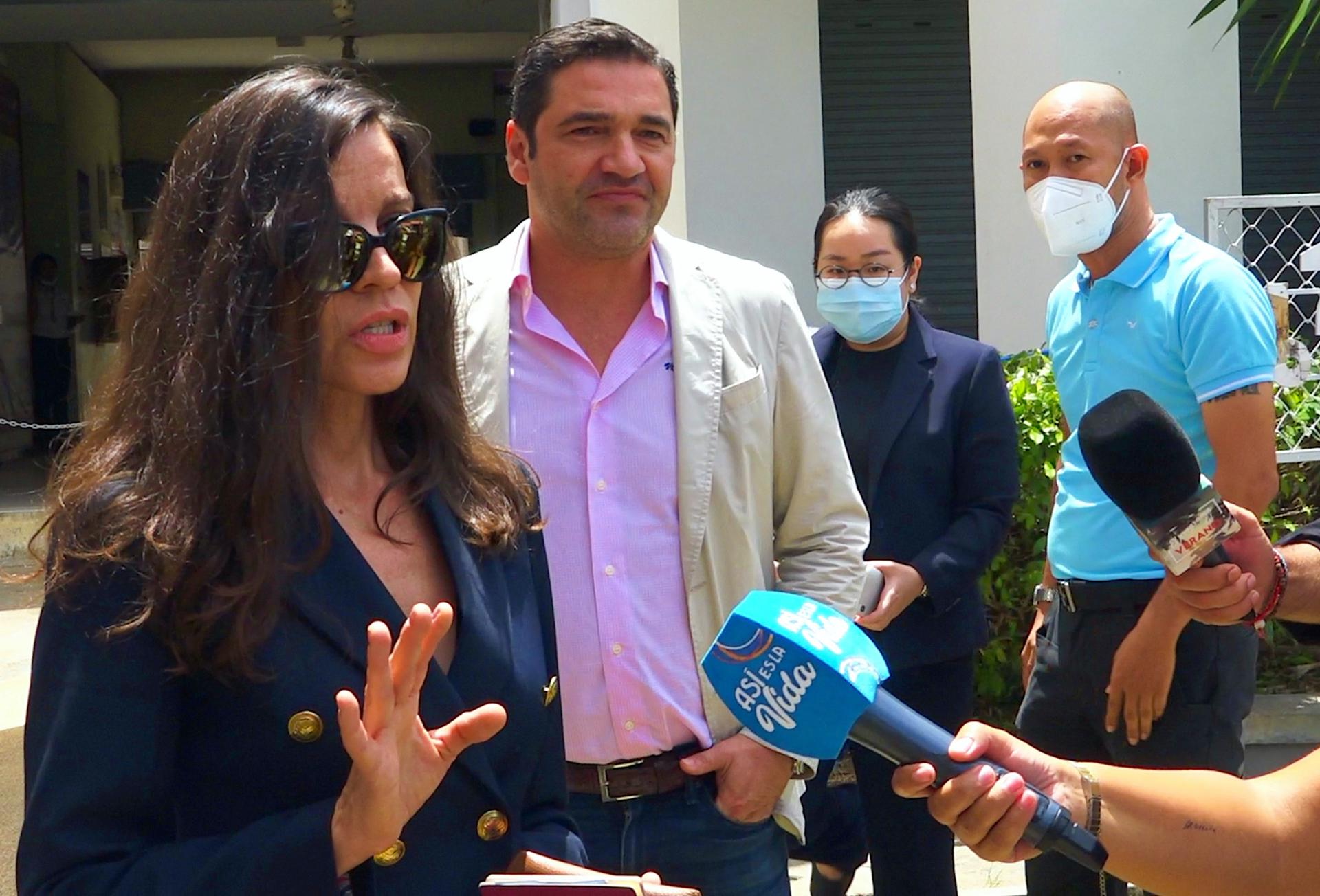 Primeras palabras de Silvia Bronchalo tras visitar a su hijo Daniel Sancho en la cárcel: "Nadie nos prepara para esto" Primeras palabras de Silvia Bronchalo tras visitar a su hijo Daniel Sancho en la cárcel: "Nadie nos prepara para esto"