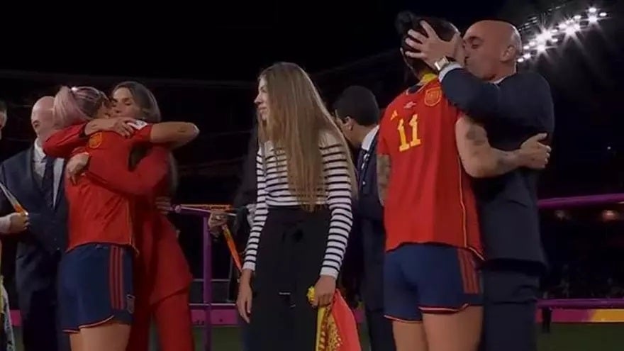 Las claves judiciales del caso Rubiales: ¿fue un delito el beso a Jenni Hermoso? Las claves judiciales del caso Rubiales: ¿fue un delito el beso a Jenni Hermoso?