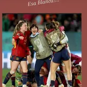 Blanca Romero junto a algunas jugadoras celebrando el triunfo Blanca Romero junto a algunas jugadoras celebrando el triunfo