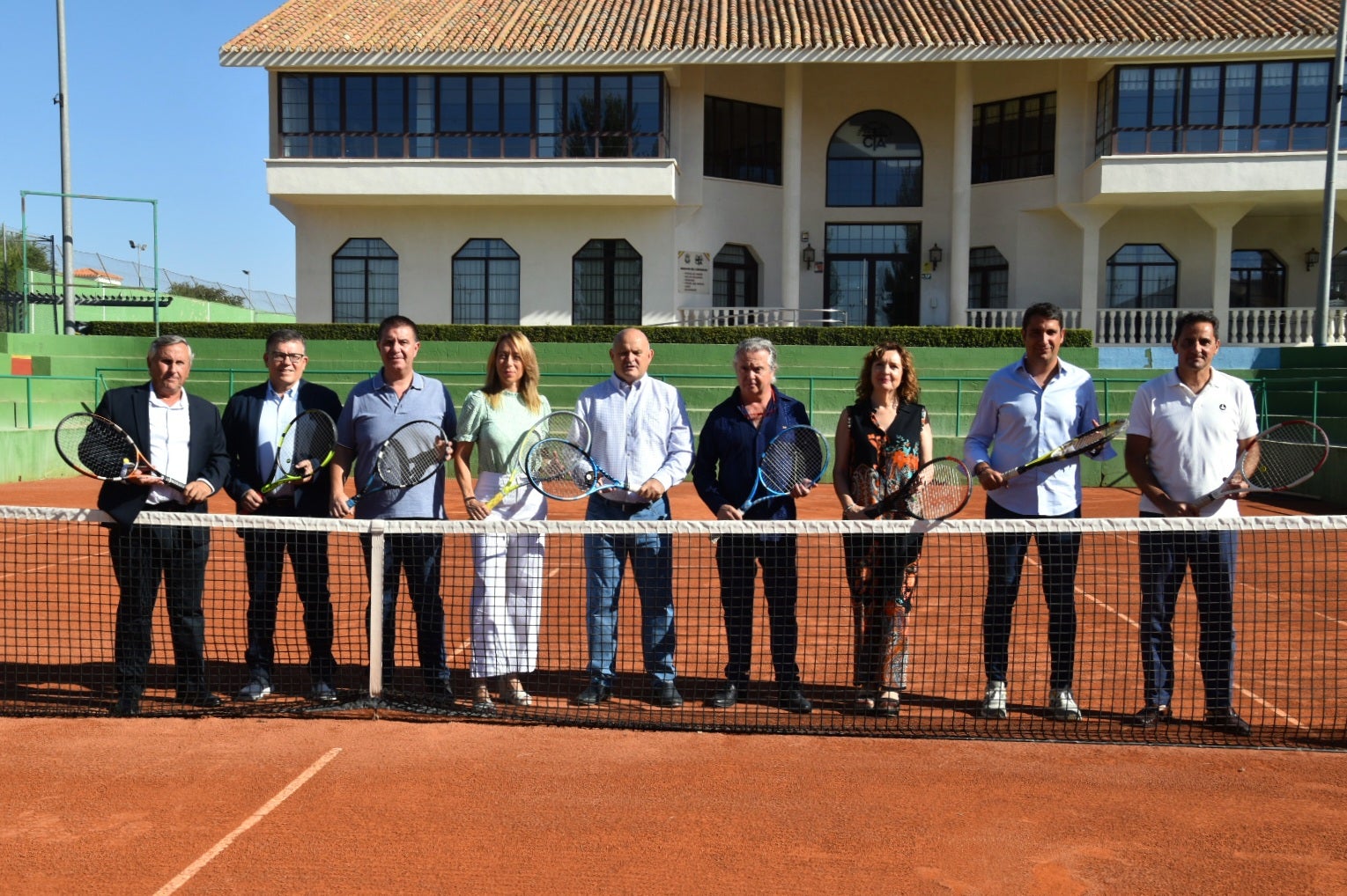 Cabañero aplaude la creación de la Copa Leyendas que el Club de Tenis Albacete impulsará anualmente con el apoyo de la Diputación Cabañero aplaude la creación de la Copa Leyendas que el Club de Tenis Albacete impulsará anualmente con el apoyo de la Diputación