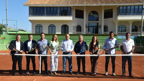 Cabañero aplaude la creación de la Copa Leyendas que el Club de Tenis Albacete impulsará anualmente con el apoyo de la Diputación Cabañero aplaude la creación de la Copa Leyendas que el Club de Tenis Albacete impulsará anualmente con el apoyo de la Diputación