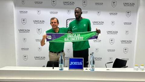 Ilimane Diop presentado como nuevo jugador de Unicaja 
