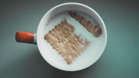 Un joven pierde un viaje a Los &Aacute;ngeles tras comerse una galleta con el logotipo del premio