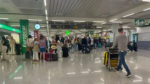 Las pernoctaciones en establecimientos hoteleros de Baleares superan las 10,5 millones en julio, según el INE Las pernoctaciones en establecimientos hoteleros de Baleares superan las 10,5 millones en julio, según el INE