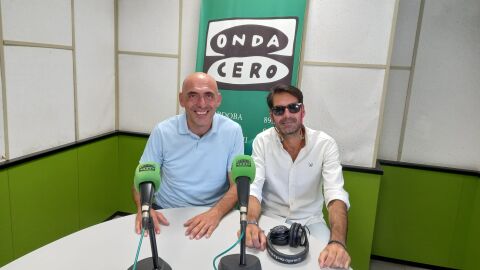 Rafael G&oacute;mez y Rufino Gomera en los estudios de Onda Cero C&oacute;rdoba