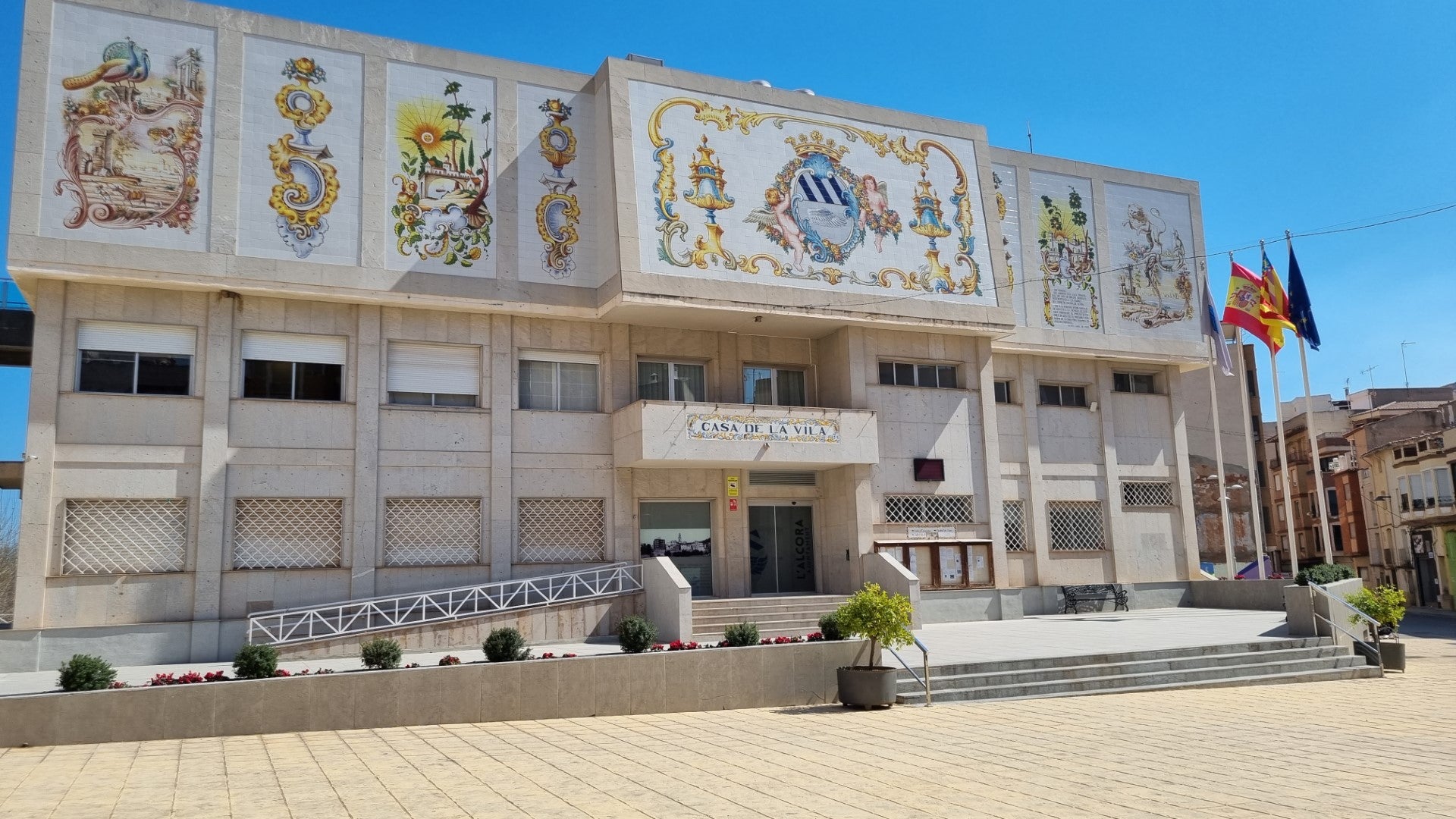 El Ayuntamiento de l’Alcora contrata a 4 personas desempleadas mediante el programa Explus 2023 El Ayuntamiento de l’Alcora contrata a 4 personas desempleadas mediante el programa Explus 2023