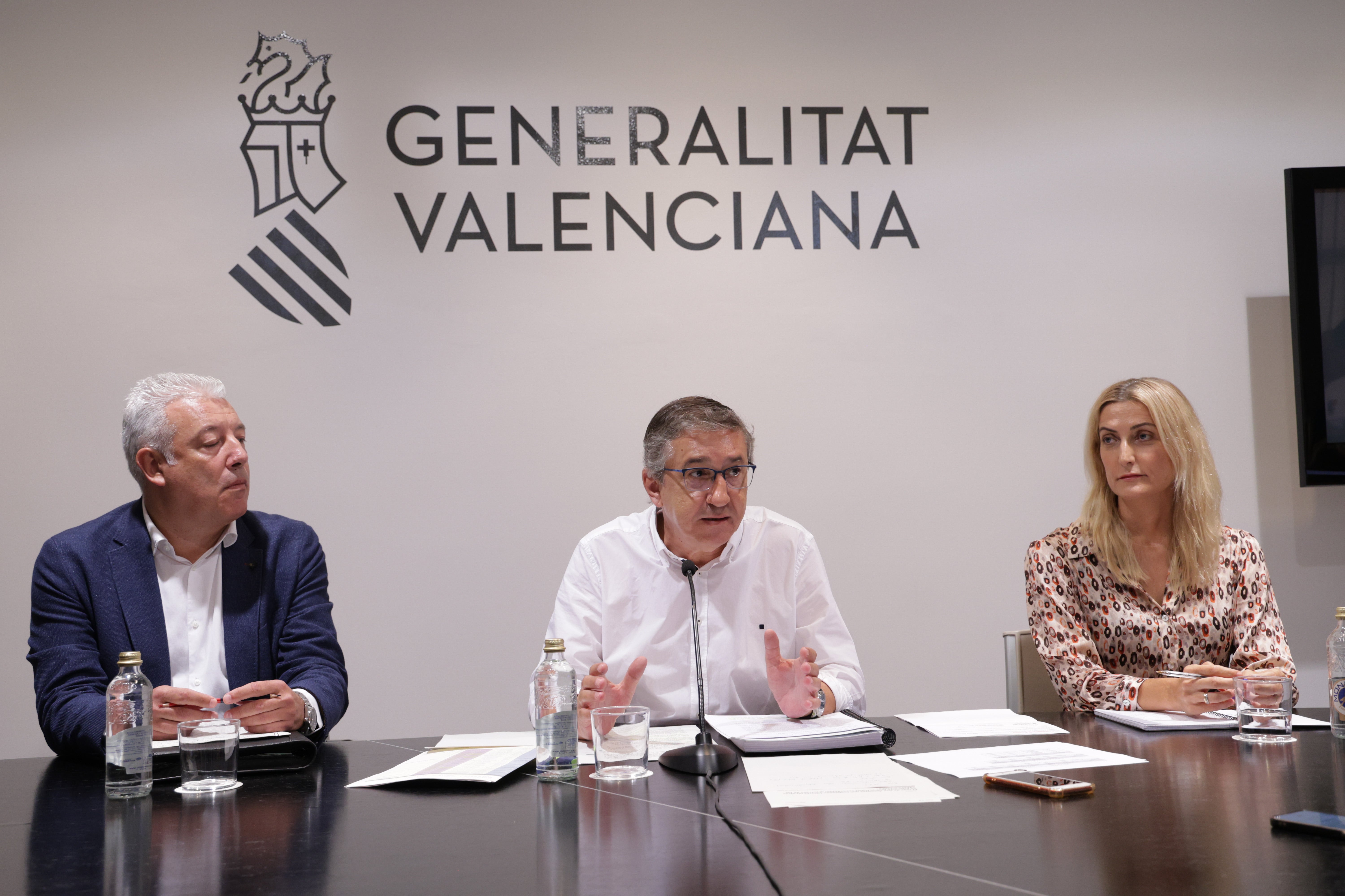 Rovira asegura que la gran mayoría de docentes interinos ya conocen el destino del próximo curso Rovira asegura que la gran mayoría de docentes interinos ya conocen el destino del próximo curso